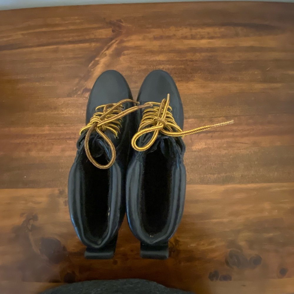 Land Rover Boots - Picture 3 of 6